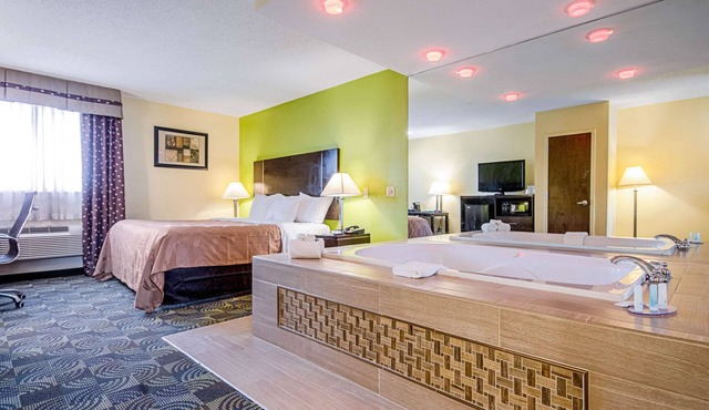 Quality Inn & Suites Glenmont - Albany South