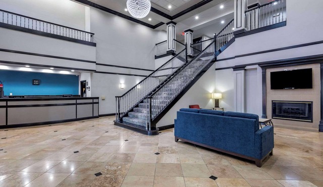 Quality Inn & Suites I-35 E/Walnut Hill
