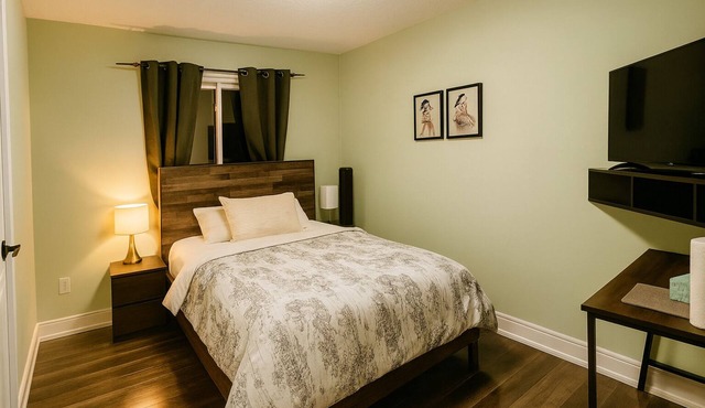 Queen bed Cozy