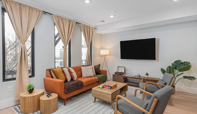 Quick PATH access-NYC Metlife Stadium Traveler’s 3BR Modern Designer Home
