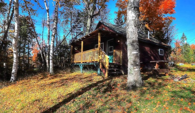 Rangeley Lakefront Cabin. Close to Town. Boat Dock on Property.