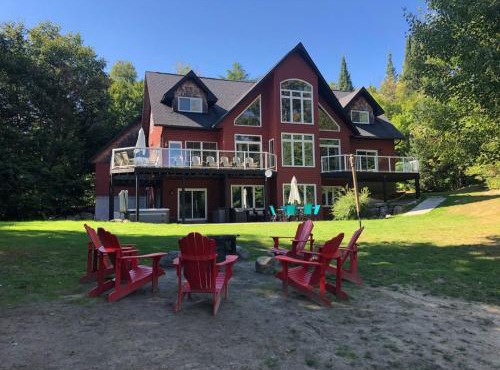 Red Devil Six Bedroom Cottage Private Beach
