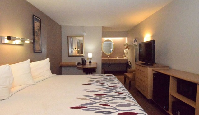 Red Roof Inn Buffalo – Hamburg/I-90