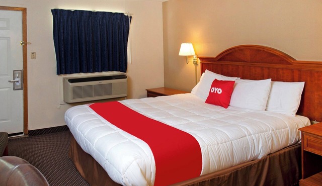 Relaxing Couple’s Getaway – Explore Guymon with Ease!