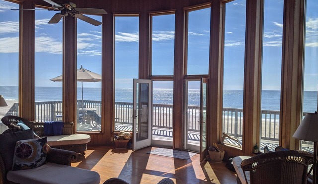 Relaxing Oceanfront Retreat W/Jacuzzi And Private Steps To Beach