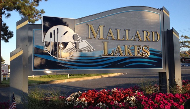 Relaxing Townhome minutes from beach. Prime SUMMER weeks available!