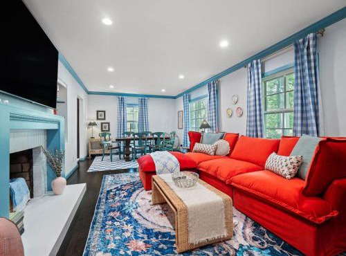 Renovated Cottage - Game Room - Fire Pit - Sleeps 8