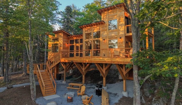 River Views | Private Hot Tub | Ash Treehouse