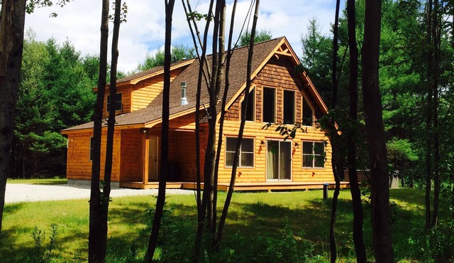 Riverfront Ski Chalet Cabin only minutes to Sunday River Resort & Trails Galore!