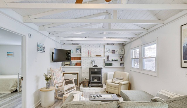 Riverfront Topsham Home ~ 28 Mi to Portland!
