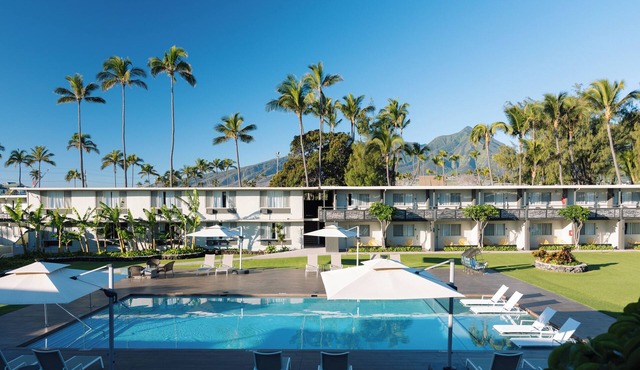 Romantic Beach Getaway | Outdoor Pool | Minutes to Paukukalo Beach - 1.9 mi