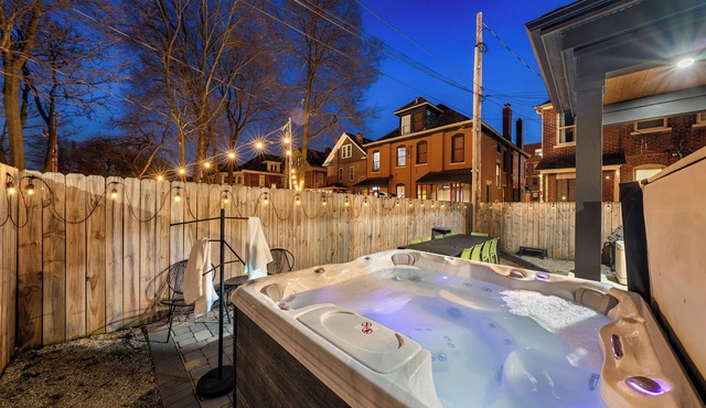 Rooftop Deck, Hot Tub, Speakeasy, Columbus Luxury