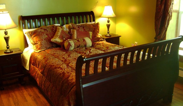 Room #8 We are only 30 min. away from "BASEBALL HALL OF FAME" in Coopers Town .