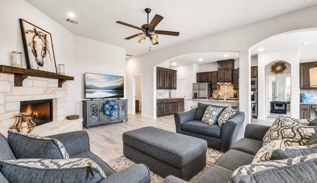Roomy Sherman House for 16 - Theater, Game Room