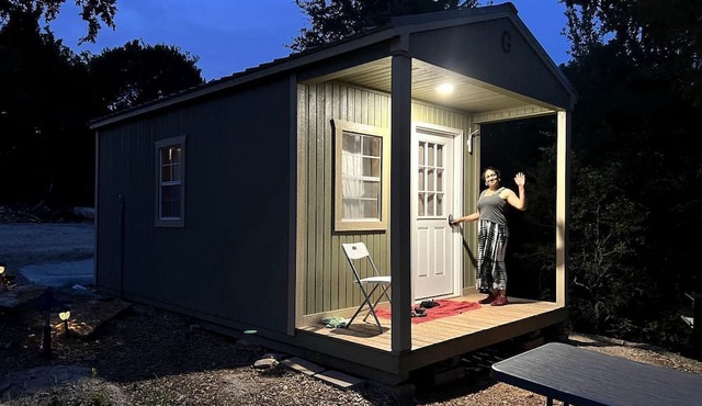 Rustic Cabin for Memorable Glamping Experience in Jacksboro, Texas