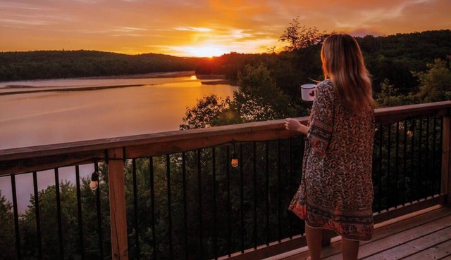 Rustic-Luxury Waterfront Cottage Getaway on Kennisis Lake Stunning Elevated View