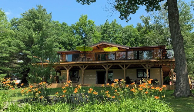 Rustic Panabode Cottage Georgian Bay