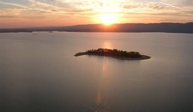 Sacandaga Lake access, kayaks, private yard, 30 minutes to Saratoga