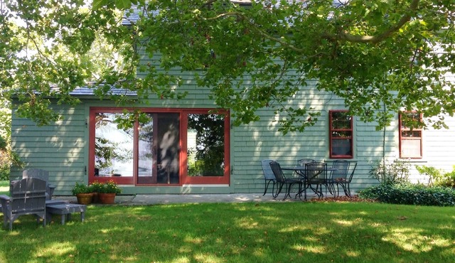 Sakonnet Point water view home + guest cottage near beach