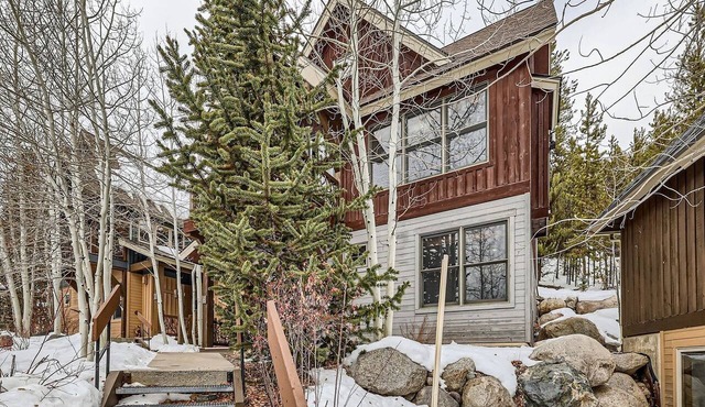 Scenic Keystone Colorado Mountain Retreat with Hot Tubs and Shuttle Access