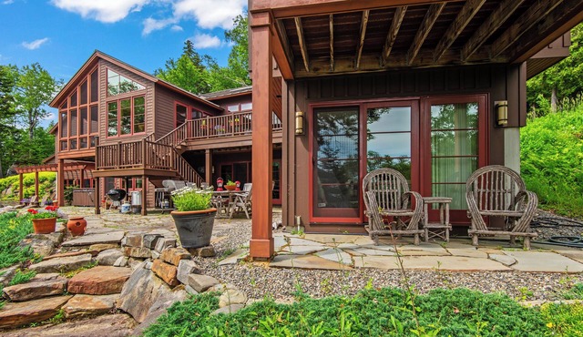Schoolmarm Rock - 450' of private waterfront on Rangeley Lake