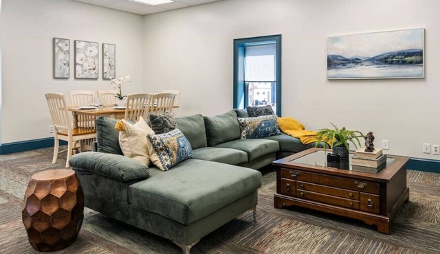 Scottsville 4-Bdrm Loft/Sleeps 6/Onsite Parking