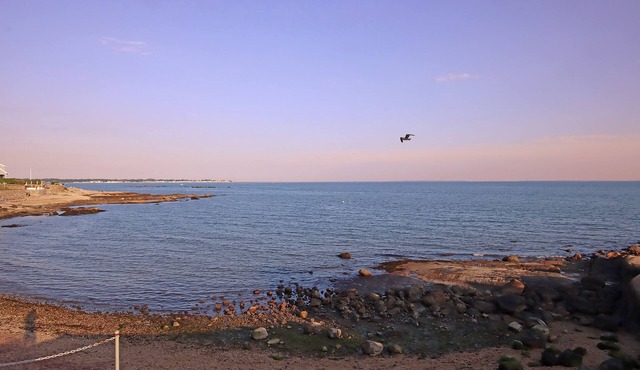 Sea Salt Air Changes Everything - ⭐️Stroll to Private Association Beach⭐️