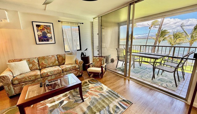 Seaside Surf Spot Oceanfront 1-bedroom in Ma'alaea with AC