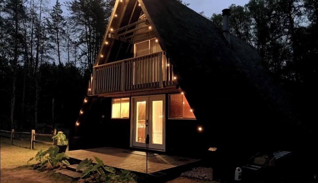 Secluded A-frame Loft Cabin on Lincoln Hills Trails Firepit ATV Friendly!