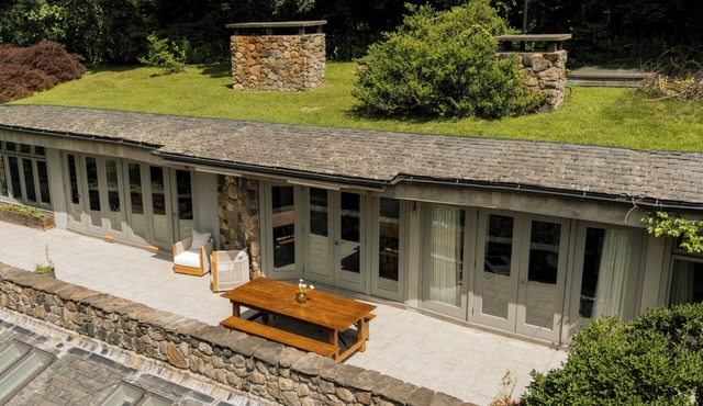 Secluded Architectural gem in the heart of Roxbury - Modern, Chic & Dreamy Pool