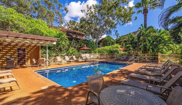 Secluded Molokai Corner Condo with Lanai, WiFi & Shared Pool