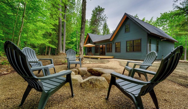 Secluded Wilmington Cabin: Fire Pit & Grill