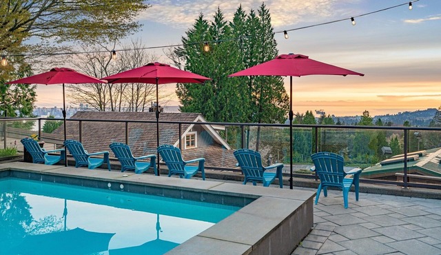 Self-Contained Suite w/Shared Pool, Hot Tub, Views