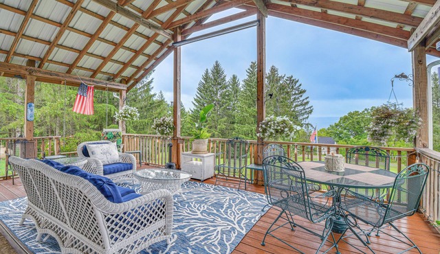 Seneca Lake Retreat w/Deck - Walk to Wineries!