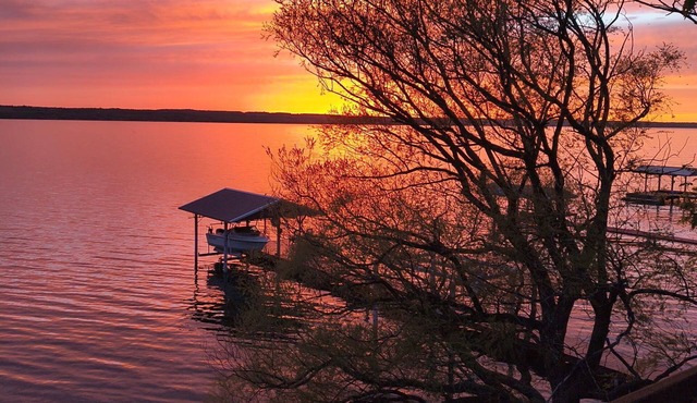 Seneca Shale Shores - enjoy Seneca Lake and all the area has to offer!