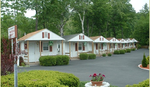 Seven Dwarfs Cabins - White Cabin