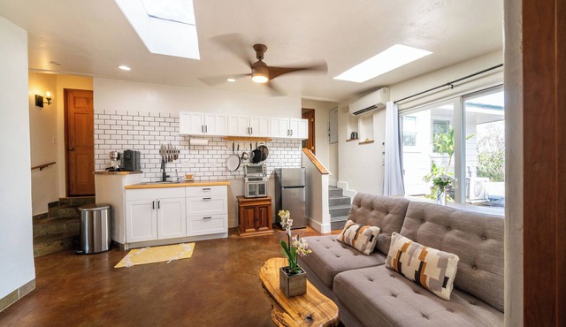 Shaka Shack Maui Ideal Paia location!! Clean Bright 2 bedroom 1 bath ohana-AC