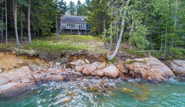 Sherwood Cottage-Along the Shores of Penobscot Bay