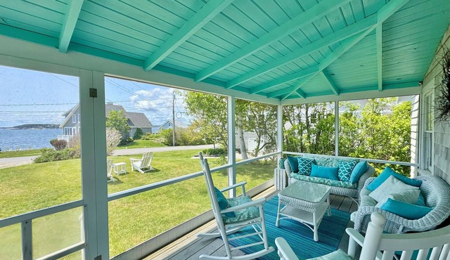 Ship's Wheel - Charming Ocean View in Ocean Point!