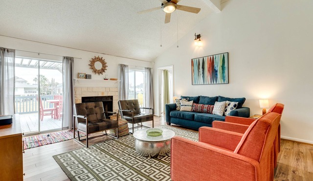 Single Level Beachside Home, Great for Families & Dog Friendly - Walk to Beach