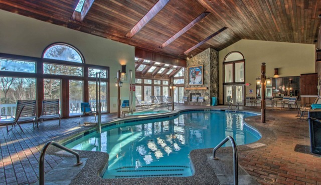 Ski Condo w/Pool, Close to Story Land & Attitash!