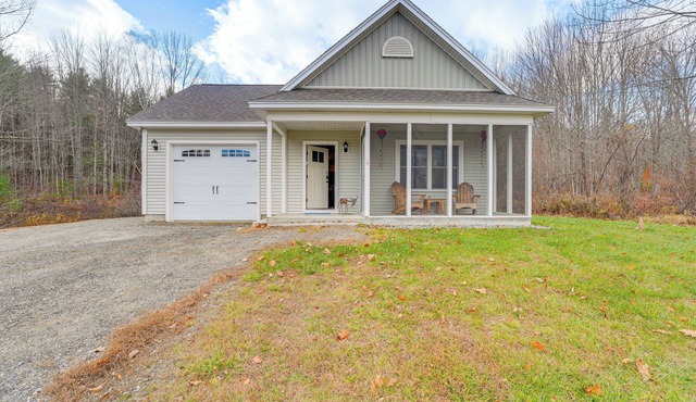 Ski, Hike & Boat: Modern Bridgton Retreat