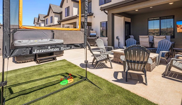 Skyline 1694, Hot Tub, Arcade Games, Nintendo Switch, Community Amenities!
