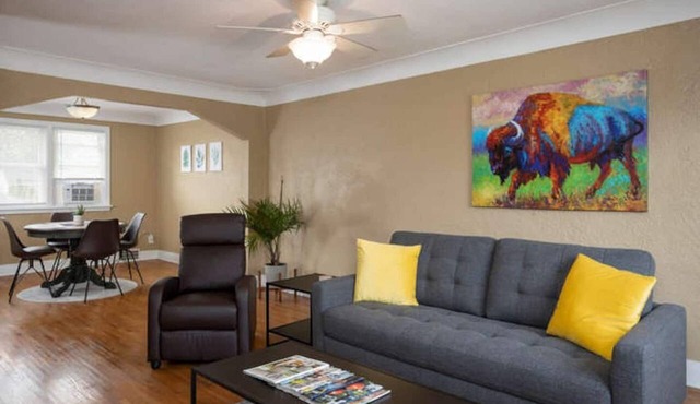 South Buf Retreat: Homey 1BR by Olmsted Park