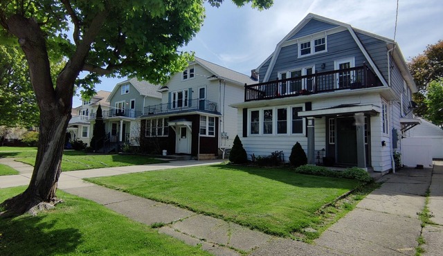 Spacious 2 BR Near Buffalo/Niagara Falls