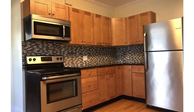 Spacious 4 Bedroom, 2 Full Baths, Walkable Neighborhood! Close to Breweries!