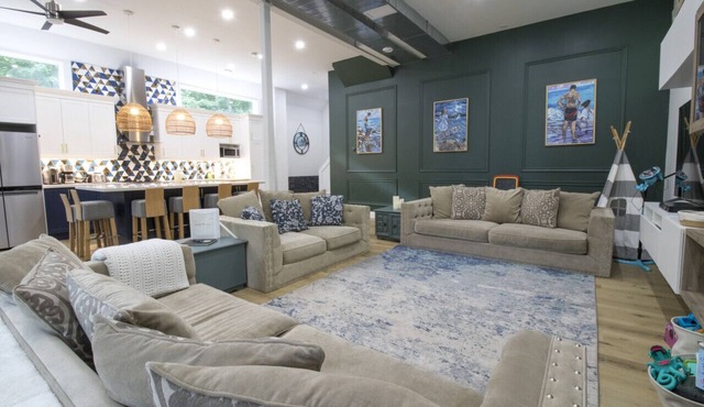 Spacious 4 Bedroom- Steps to Beach in Tiny