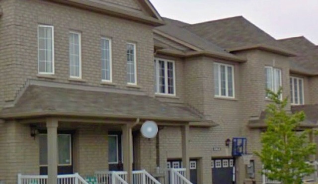 Spacious 4-bedroom townhome in enchanting Brampton with AC, WiFi
