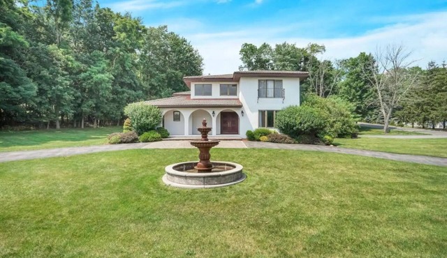 Spacious + beautiful 5-bedroom Mediterranean Villa in Monroe, NY.