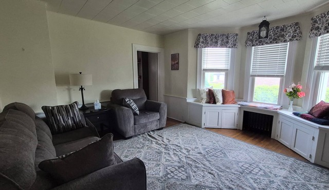 Spacious duplex in the heart of historic district
